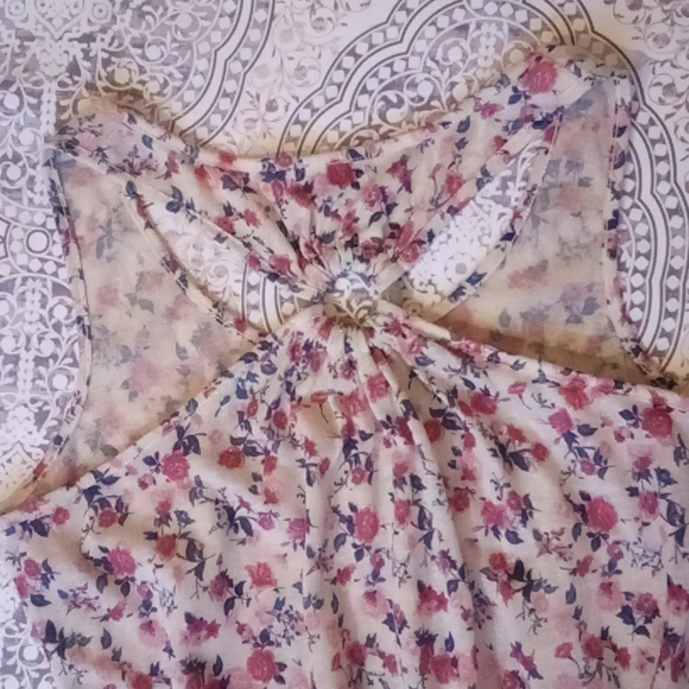 JUNIORS floral top - Picture 6 of 12